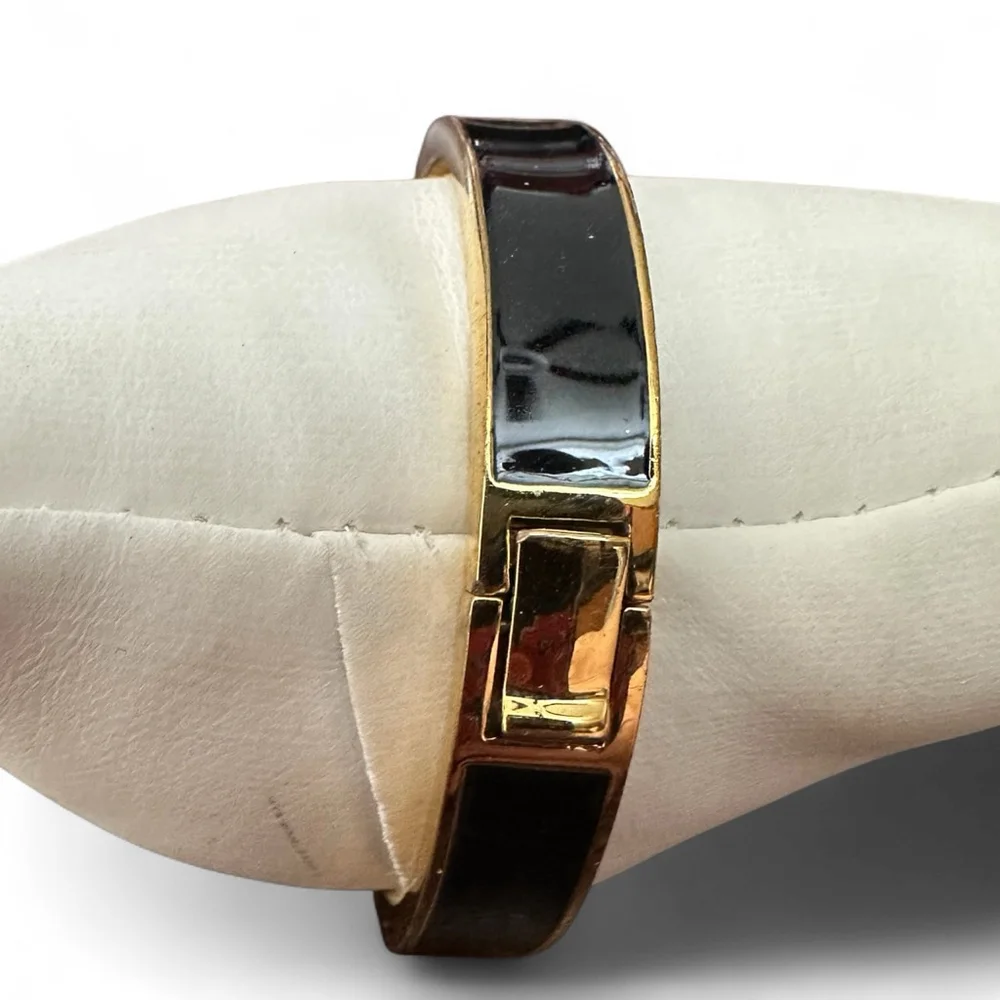 Kate Spade Black & Gold Spade Logo Hinge Bangle Bracelet 3038 - Picture 2 of 3
